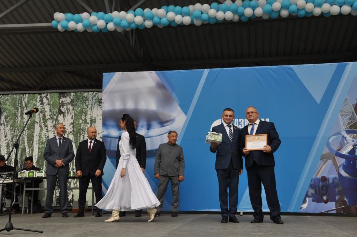 Өйләрне генә түгел, күңелләрне дә җылытучылар