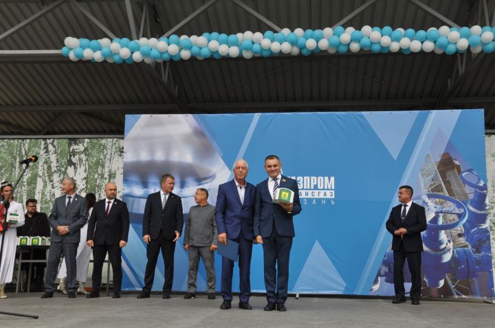 Өйләрне генә түгел, күңелләрне дә җылытучылар