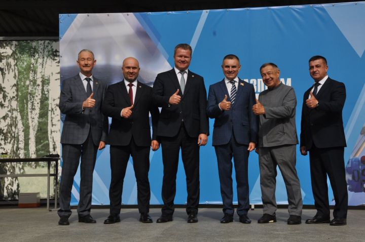 Өйләрне генә түгел, күңелләрне дә җылытучылар