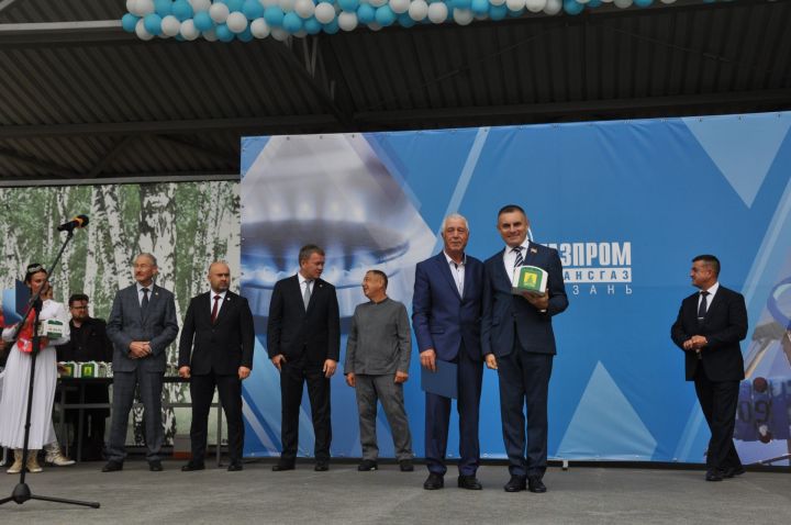 Өйләрне генә түгел, күңелләрне дә җылытучылар