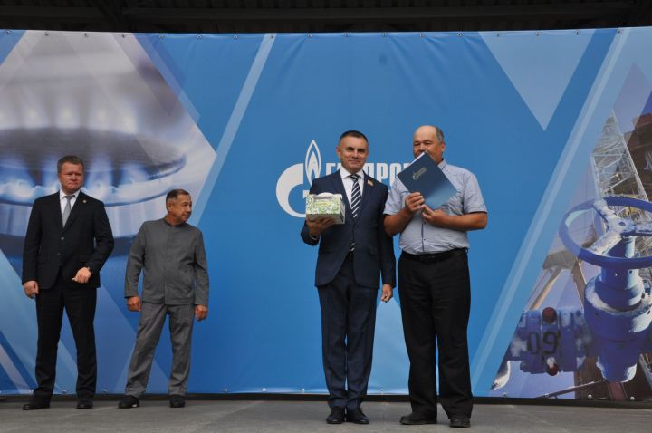 Өйләрне генә түгел, күңелләрне дә җылытучылар