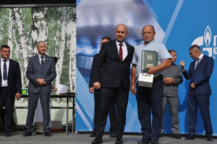 Өйләрне генә түгел, күңелләрне дә җылытучылар