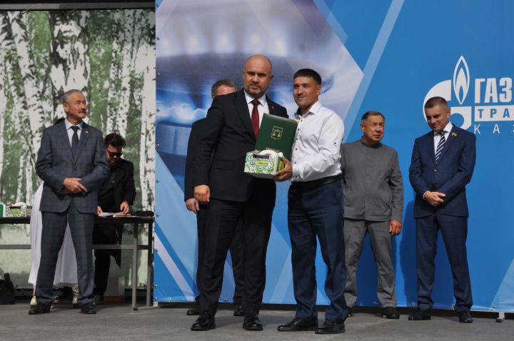 Өйләрне генә түгел, күңелләрне дә җылытучылар