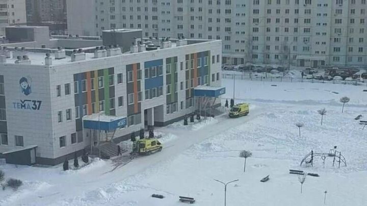 Лицейга һөҗүм итәргә теләгән укучыны туктаткан җыештыручыга 500 мең сум түләячәкләр