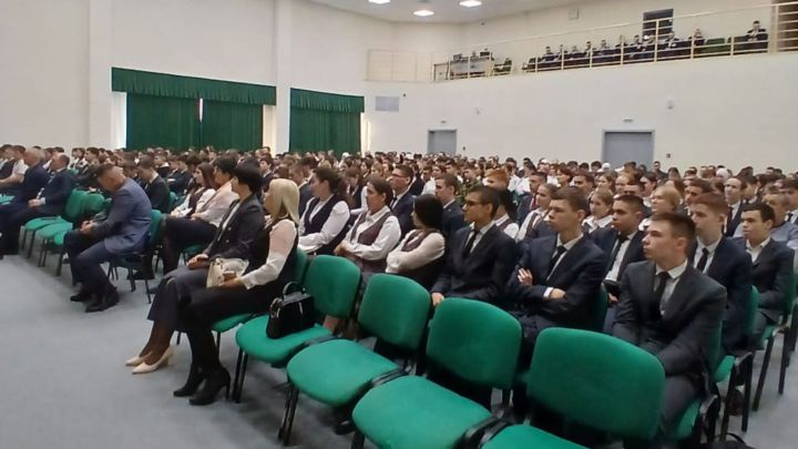 Сабада югары сыйныф укучылары һәм «Саба аграркөллияте» студентлары белән һөнәри юнәлеш бирү буенча  очрашу узды