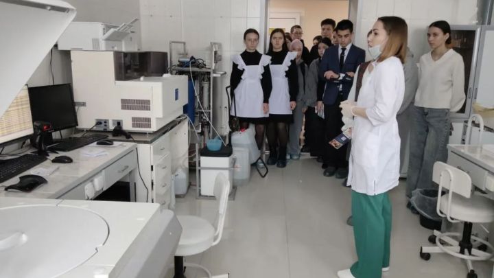 Саба үзәк хастаханәсендә укучылар өчен “Ачык ишекләр көне” узды