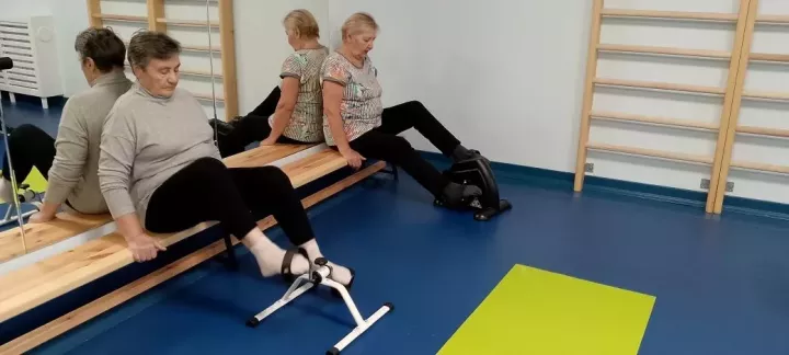 Өлкәннәр фитнес белән шөгыльләнә