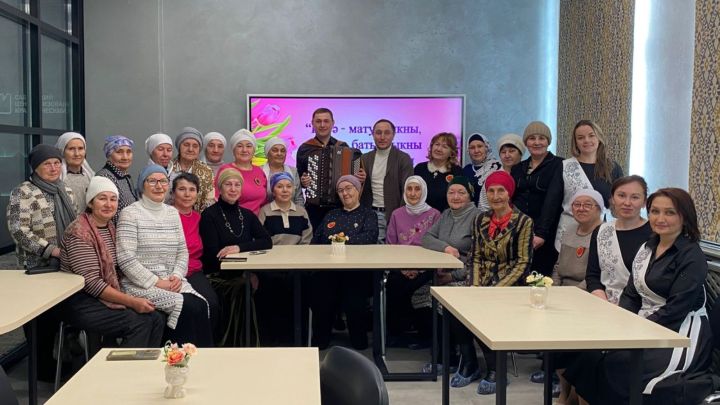 Сабаның туган якны өйрәнү музеенда волонтер хатын-кызларны хөрмәтләделәр