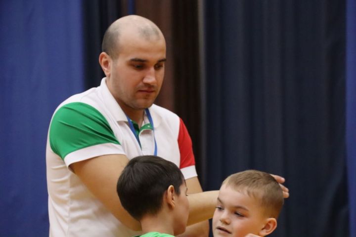 Диңгезчеләр оештырган  чара  Ватанга көчле  яшьләр тәрбияләп  үстерә