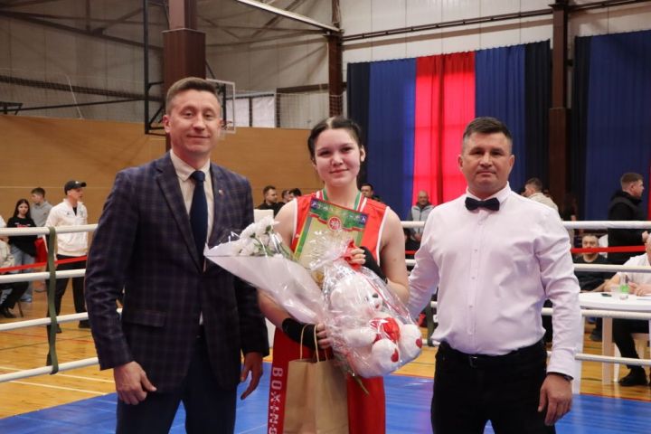 «Мин бармасам, апалар барсынмы, әниләр  сугышсынмы, мин кала алмыйм»