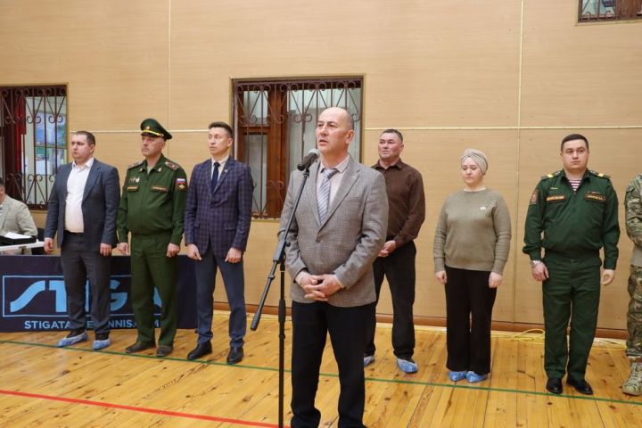 «Мин бармасам, апалар барсынмы, әниләр  сугышсынмы, мин кала алмыйм»