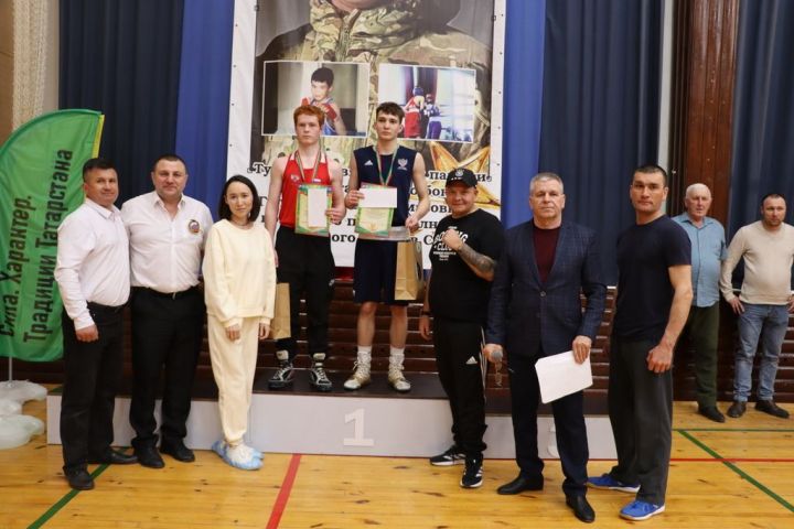 «Мин бармасам, апалар барсынмы, әниләр  сугышсынмы, мин кала алмыйм»