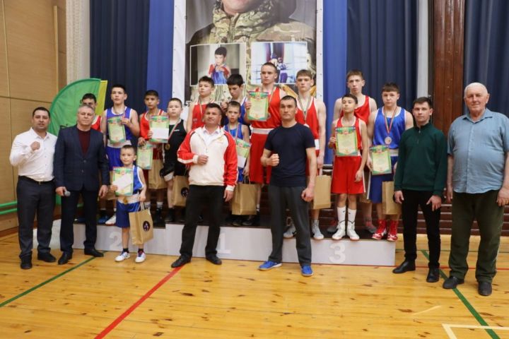 «Мин бармасам, апалар барсынмы, әниләр  сугышсынмы, мин кала алмыйм»
