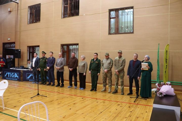 «Мин бармасам, апалар барсынмы, әниләр  сугышсынмы, мин кала алмыйм»