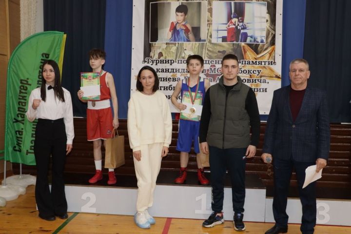 «Мин бармасам, апалар барсынмы, әниләр  сугышсынмы, мин кала алмыйм»