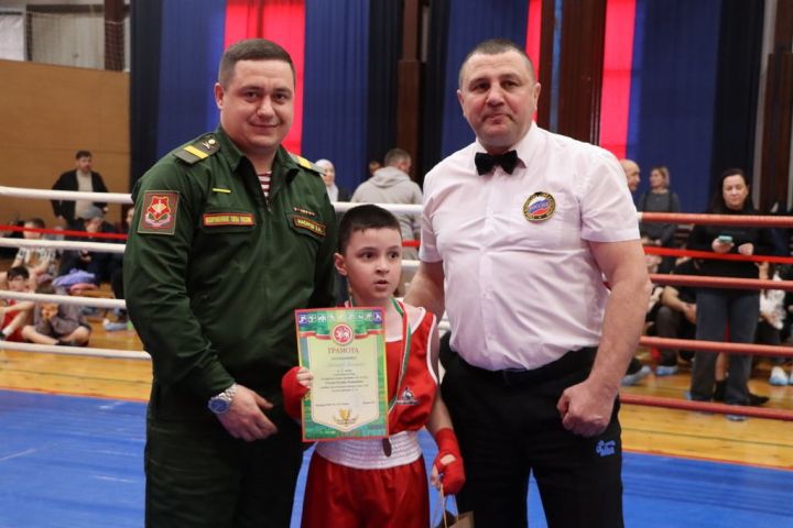 «Мин бармасам, апалар барсынмы, әниләр  сугышсынмы, мин кала алмыйм»