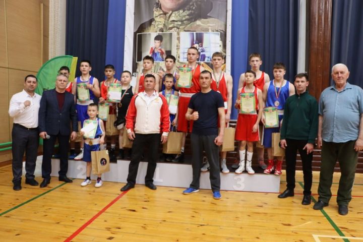 «Мин бармасам, апалар барсынмы, әниләр  сугышсынмы, мин кала алмыйм»