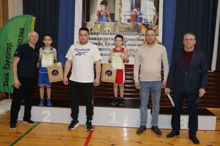 «Мин бармасам, апалар барсынмы, әниләр  сугышсынмы, мин кала алмыйм»