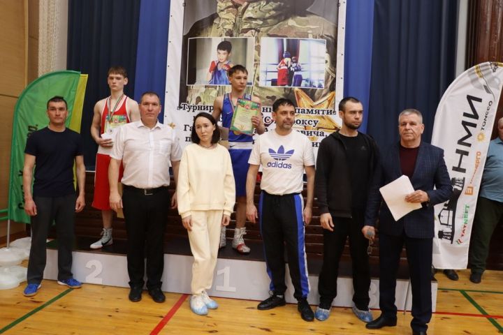 «Мин бармасам, апалар барсынмы, әниләр  сугышсынмы, мин кала алмыйм»