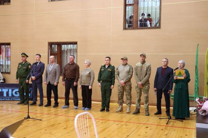 «Мин бармасам, апалар барсынмы, әниләр  сугышсынмы, мин кала алмыйм»