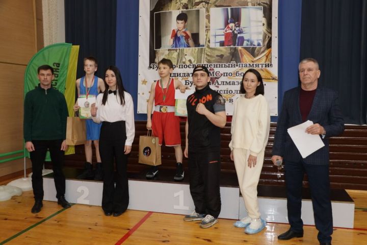 «Мин бармасам, апалар барсынмы, әниләр  сугышсынмы, мин кала алмыйм»