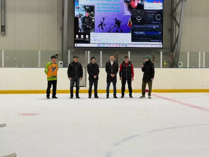 Лесхоз бистәсендә махсус хәрби операция зонасында батырларча һәлак булган Данил Гыйльметдинов истәлегенә ир-ат командалары арасында алкалы хоккей  турниры  узды