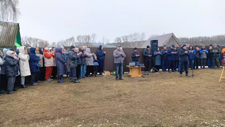 Бүген Чәбки-Саба авылы халкы батыр улын соңгы юлга озатты