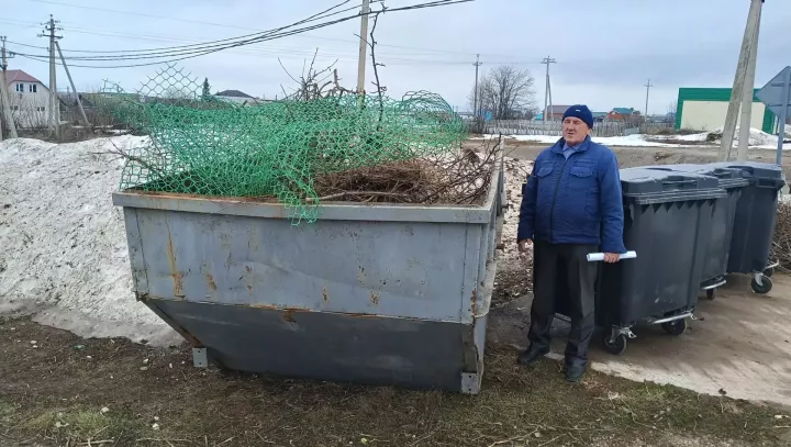 Байлар Сабасында  чүп-чар белән тулган бункер  мәйданчыклары...