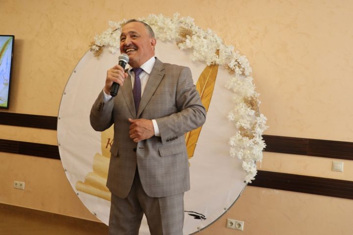 Иҗатка канат куючы бәйге