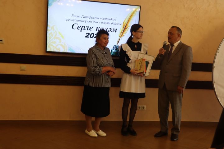 Иҗатка канат куючы бәйге