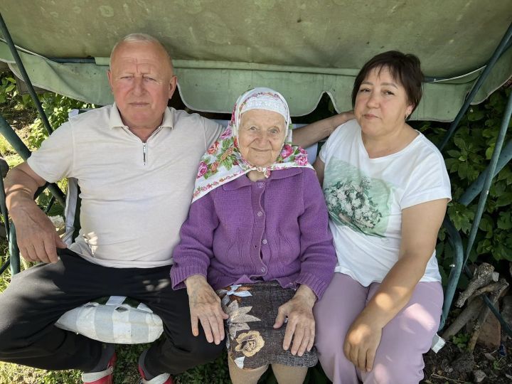 Фельдшер Ризидә Вәлиева: «Хезмәтем белән башкаларга игелек китерә алганмын икән, мин – бәхетле”