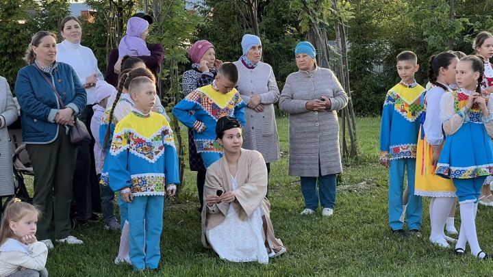 Сабада Балаларны яклау көнендә  Сәнгать мәктәбе укучыларын тәбрикләделәр