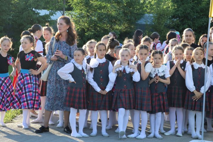 Сабада Балаларны яклау көнендә  Сәнгать мәктәбе укучыларын тәбрикләделәр