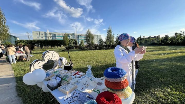 Сабада Балаларны яклау көнендә  Сәнгать мәктәбе укучыларын тәбрикләделәр