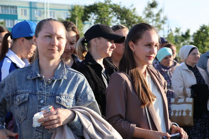 Сабада Балаларны яклау көнендә  Сәнгать мәктәбе укучыларын тәбрикләделәр