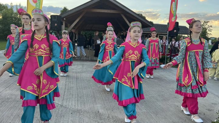 Сабада Балаларны яклау көнендә  Сәнгать мәктәбе укучыларын тәбрикләделәр