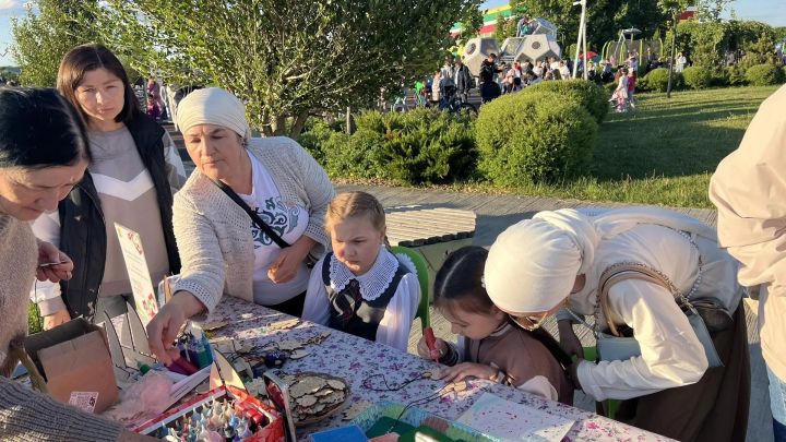 Сабада Балаларны яклау көнендә  Сәнгать мәктәбе укучыларын тәбрикләделәр