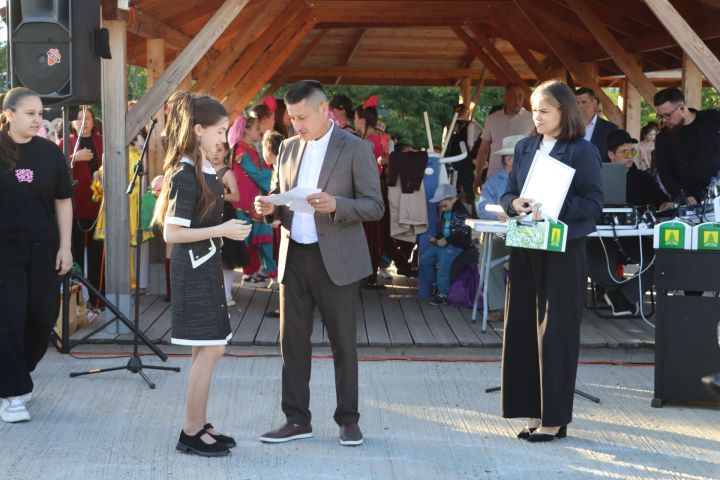 Сабада Балаларны яклау көнендә  Сәнгать мәктәбе укучыларын тәбрикләделәр