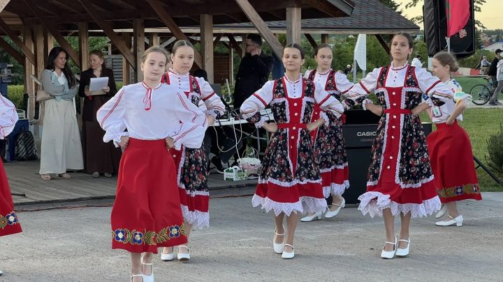 Сабада Балаларны яклау көнендә  Сәнгать мәктәбе укучыларын тәбрикләделәр