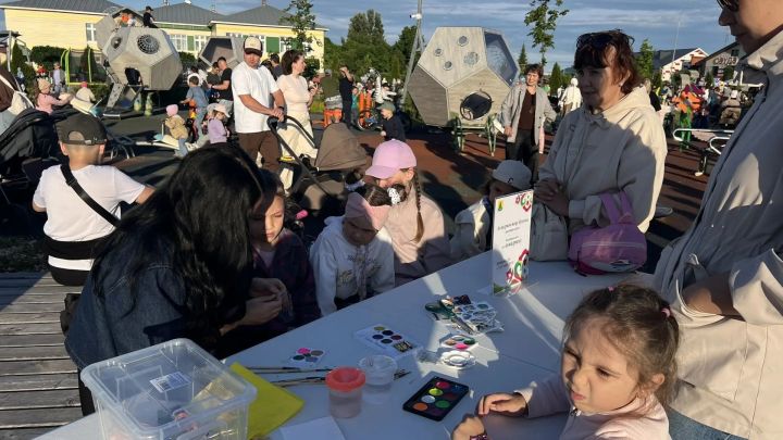 Сабада Балаларны яклау көнендә  Сәнгать мәктәбе укучыларын тәбрикләделәр