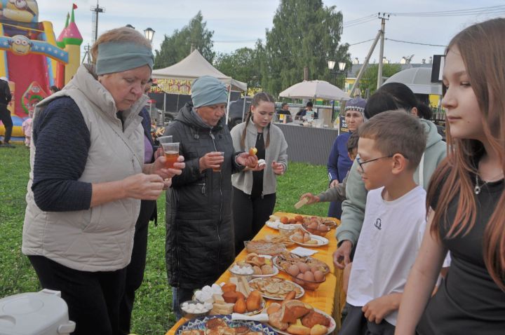 Шәмәрдәндә мәдәни чараларны  үткәрә беләләр. Шәмәрдән  – ул  сиңа  авыл түгел,  монда үзгә, шәһәрчәрәк менталитет