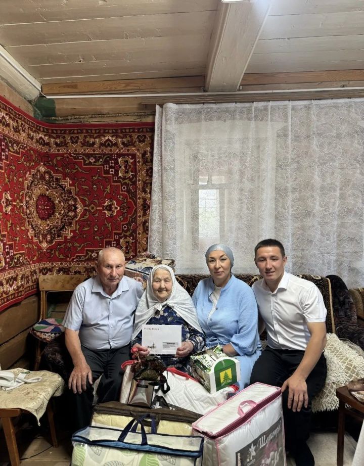 Татар Икшермәсе авылында яшәүче тыл хезмәтчәне  Шәргыя Ибраһимовага  95 яшь тулды