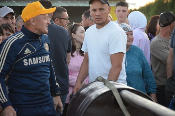 Тауга  каршы  йөгерү, тимер атка  атлану, пленка эченнән мүкәләү – болар барысы да Иләбәр  Сабантуенда гына