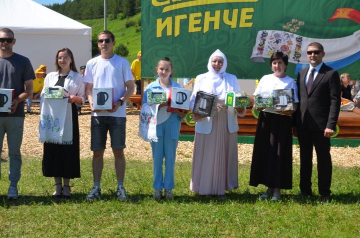 Тауга  каршы  йөгерү, тимер атка  атлану, пленка эченнән мүкәләү – болар барысы да Иләбәр  Сабантуенда гына