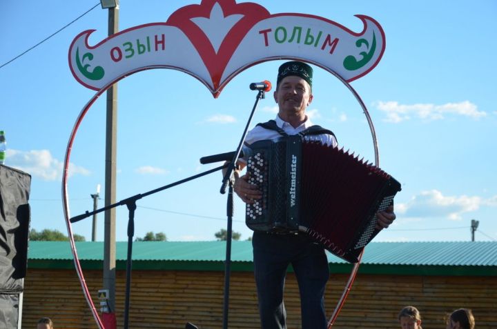 Тауга  каршы  йөгерү, тимер атка  атлану, пленка эченнән мүкәләү – болар барысы да Иләбәр  Сабантуенда гына