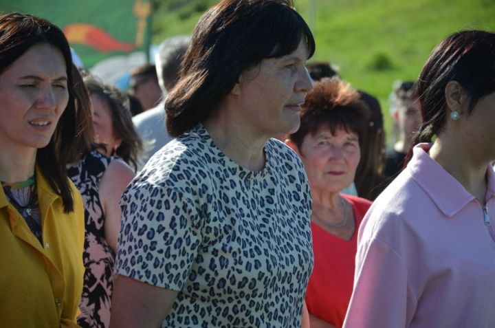 Тауга  каршы  йөгерү, тимер атка  атлану, пленка эченнән мүкәләү – болар барысы да Иләбәр  Сабантуенда гына