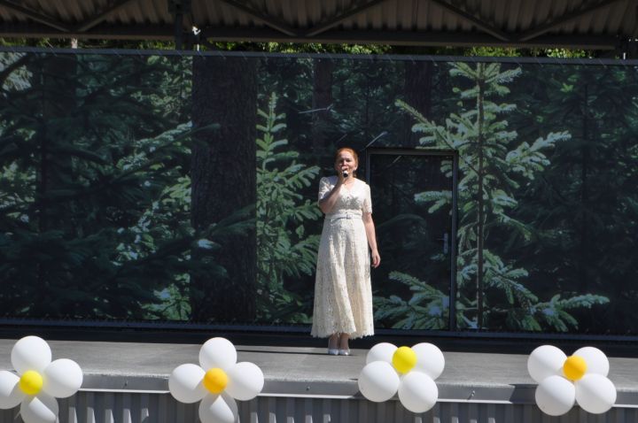 Районыбызның IX сыйныф укучыларына өлгергәнлек аттестаты тапшыру тантанасыннан  ФОТОРЕПОРТАЖ
