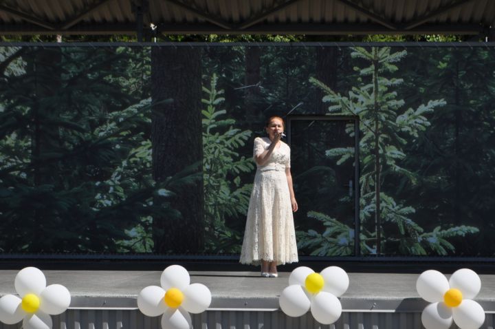 Районыбызның IX сыйныф укучыларына өлгергәнлек аттестаты тапшыру тантанасыннан  ФОТОРЕПОРТАЖ