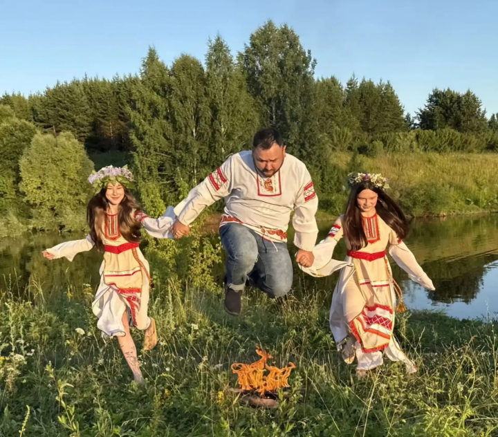 Кояш та яктырак уйнады, безгә Иван Купала килде