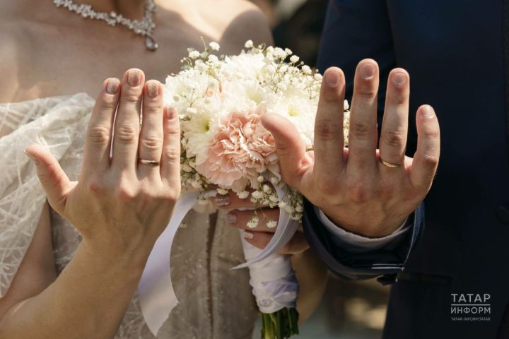 Казанда Гаилә, мәхәббәт һәм тугрылык көнендә 100 дән артык пар өйләнешә